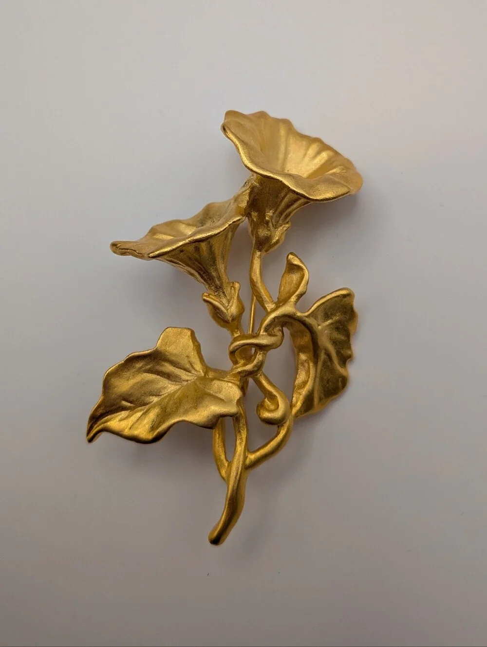 Vintage Jacqueline Ferrar Gold Toned Nightshade Floral Leaf Pin Brooch